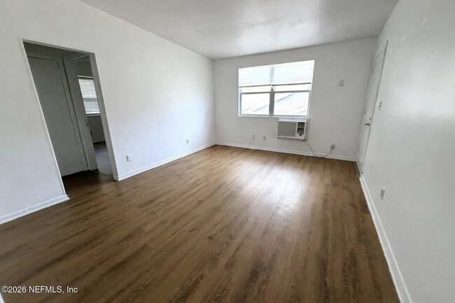 Building Photo - 2977 Collier Ave