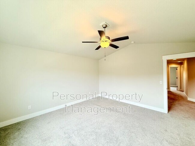 Building Photo - 1530 NW 29th Pl