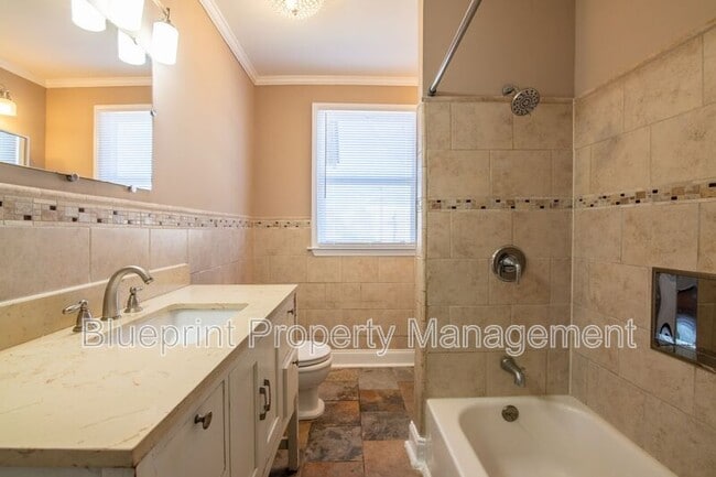 Building Photo - 644 Alabama Ave SW