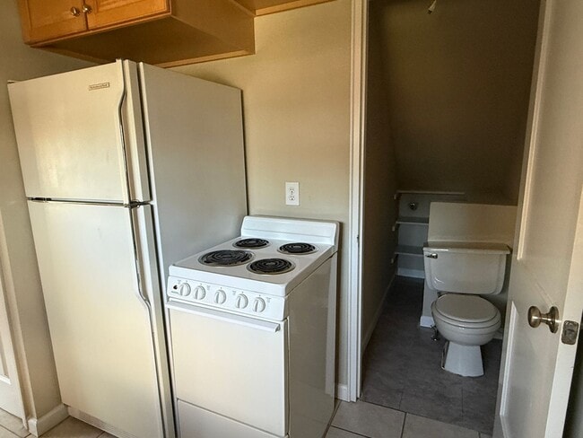 Building Photo - 524 Wakefield Dr