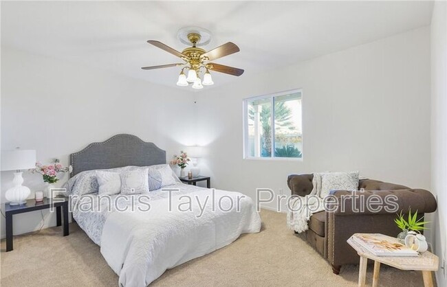 Building Photo - 33422 Scarborough Ln