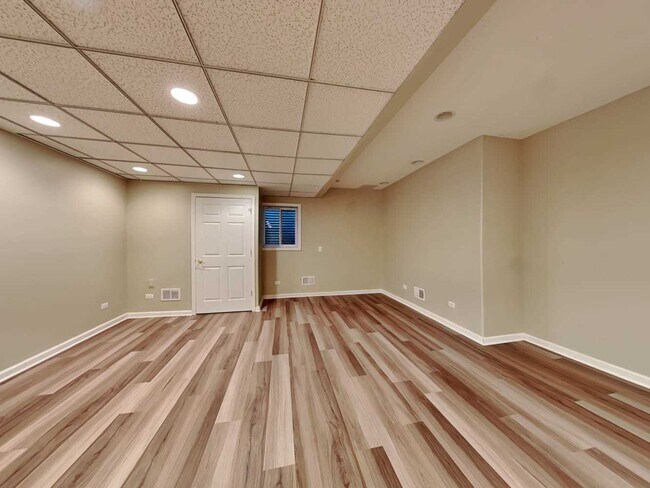 Building Photo - 7401 Brentwood Ln
