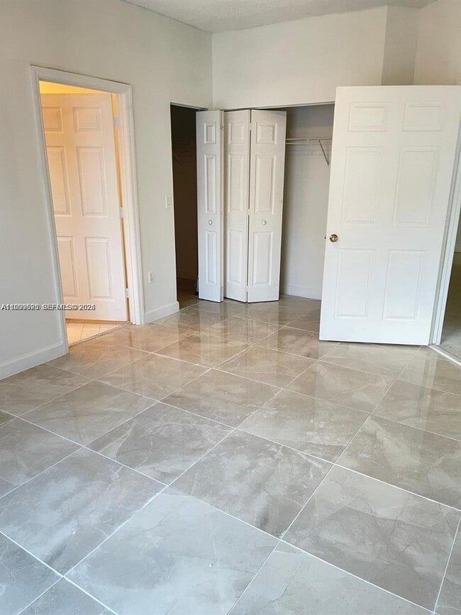 Building Photo - 8784 SW 213th Ln