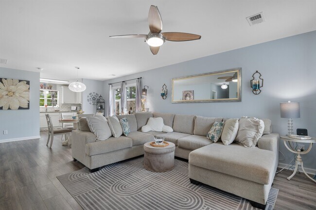 Building Photo - 161 Barclay Dr