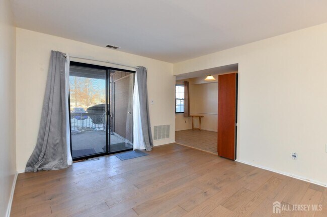 Building Photo - 290 Alpine Way