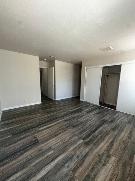 Building Photo - 43770 Santa Rosa Cir