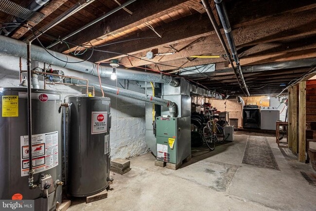 Building Photo - 538 S Adams St