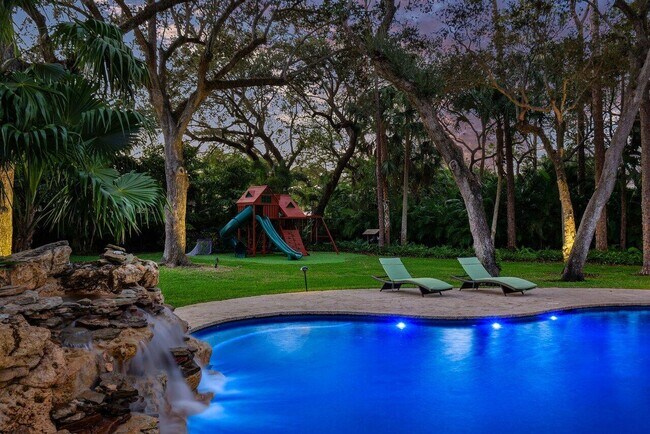 Building Photo - 16356 Bridlewood Cir