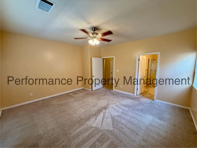 Building Photo - Stunning 4 Bed/2 Bath SW Bakersfield Home ...