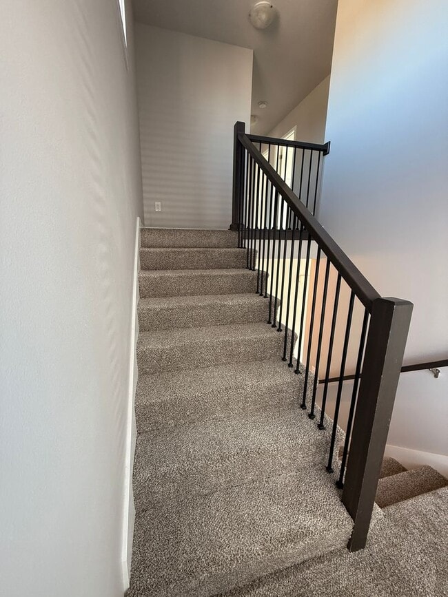 Building Photo - Beautiful 3 Bedroom Single Family Home in ...
