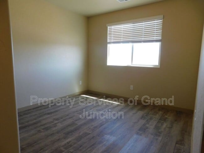 Building Photo - 590 Treviso Ct