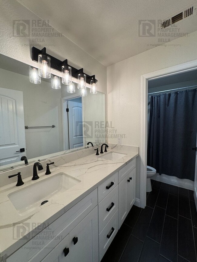 Building Photo - 23694 Canyon Heights Dr