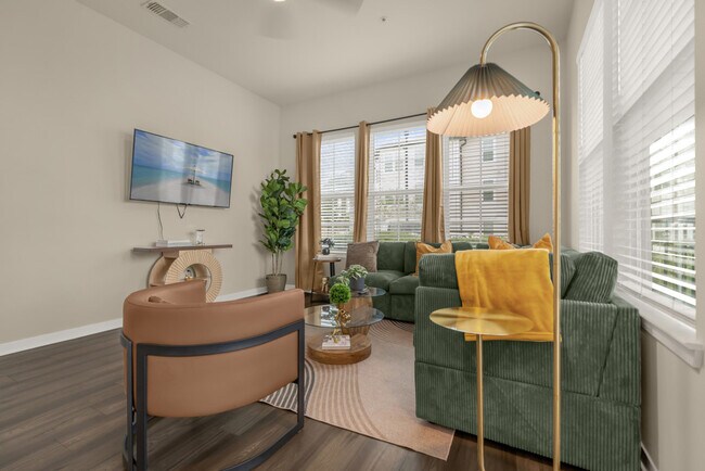 Building Photo - 1223 E Plant St