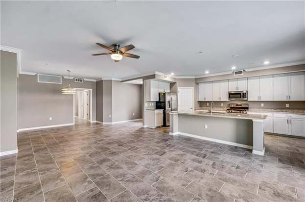 Building Photo - 15927 Grassland Ln