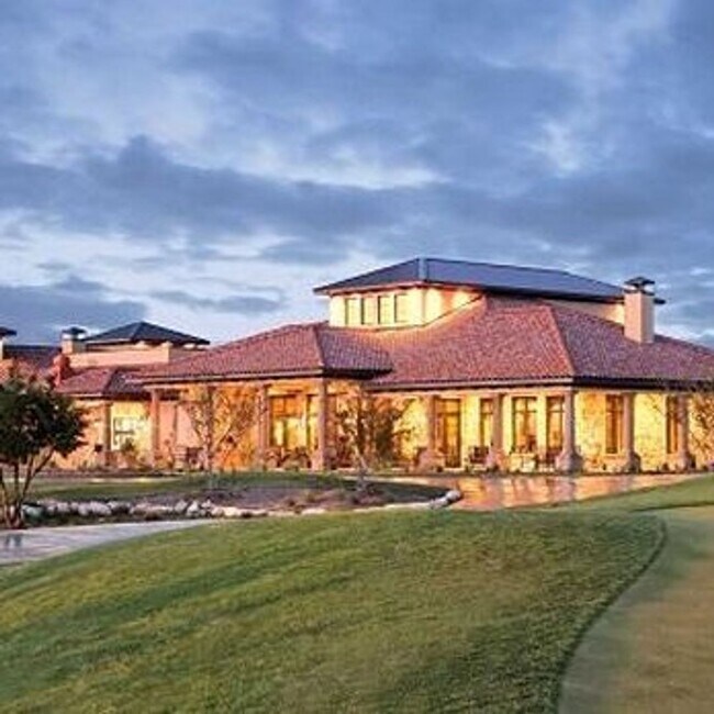 Building Photo - Golf Course Living in The Hills – 4 Bed in Lakeway