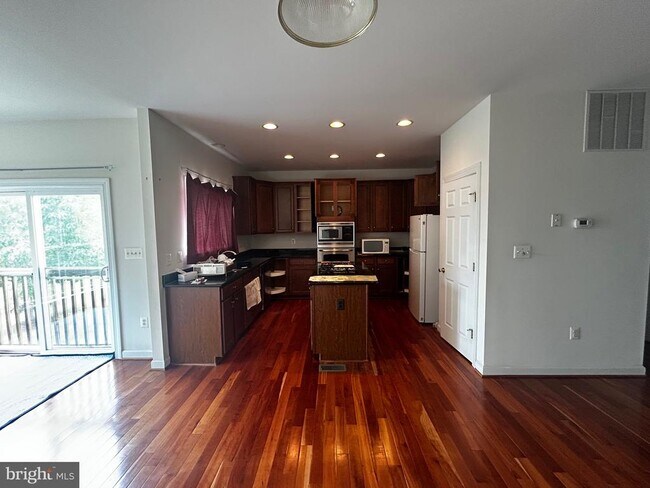Building Photo - 8177 McCauley Way
