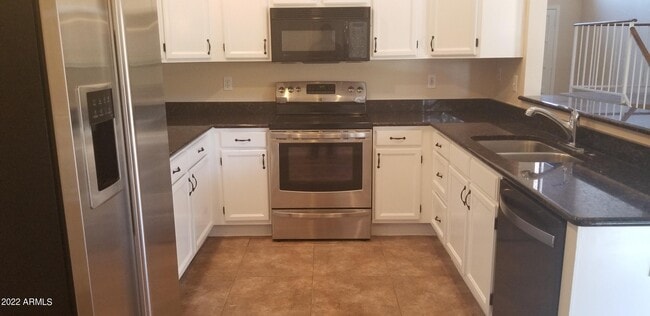 Building Photo - 13812 S 36th Way