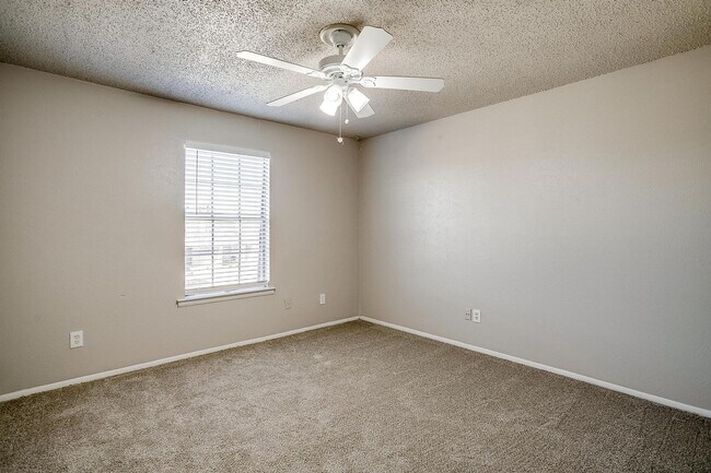 Building Photo - SUMMER SPECIAL!!  $100 OFF FIRST MONTH RENT