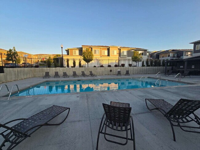 Building Photo - "Chic 3-Bed Townhouse with Pool Access in Bluffdale!"