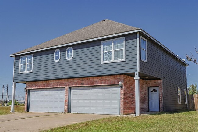 Building Photo - 15510 Waldron Cir