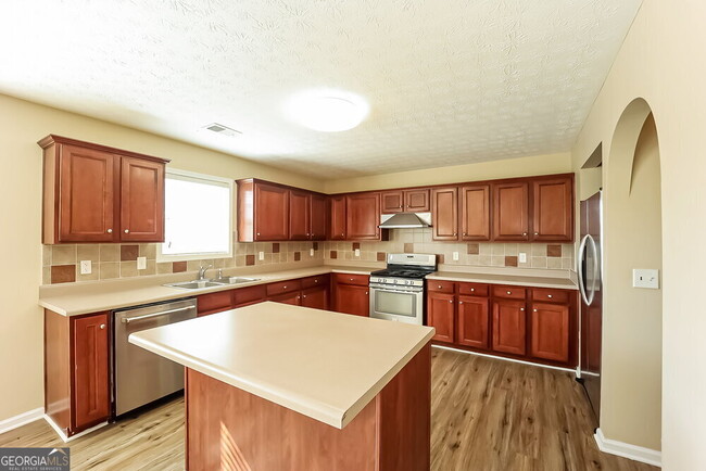 Building Photo - 210 Overlook Ct
