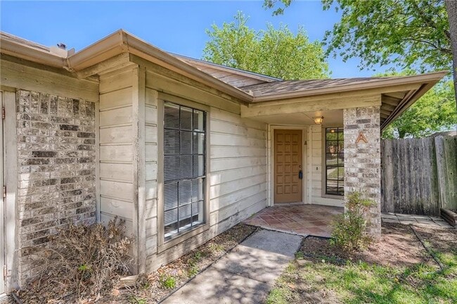 Building Photo - 11405 Walnut Ridge Dr