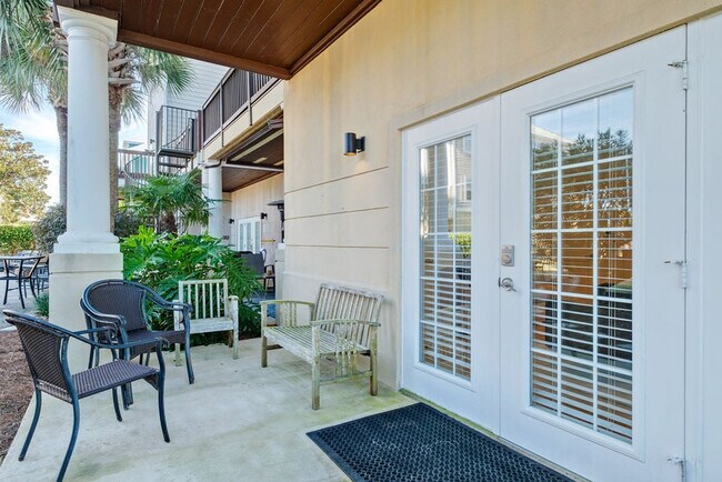 Building Photo - 22022 Front Beach Rd