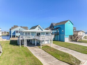 Building Photo - 16904 Beachcomber Dr