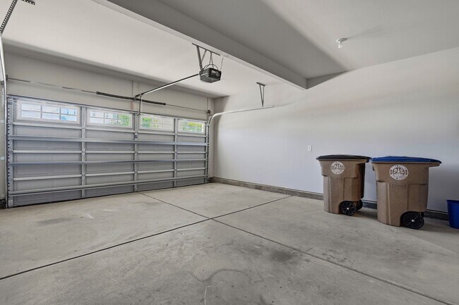 Building Photo - 1425 Haltwhistle St