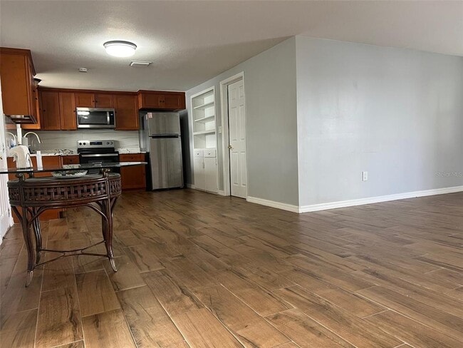 Building Photo - 5046 Victoria Ln