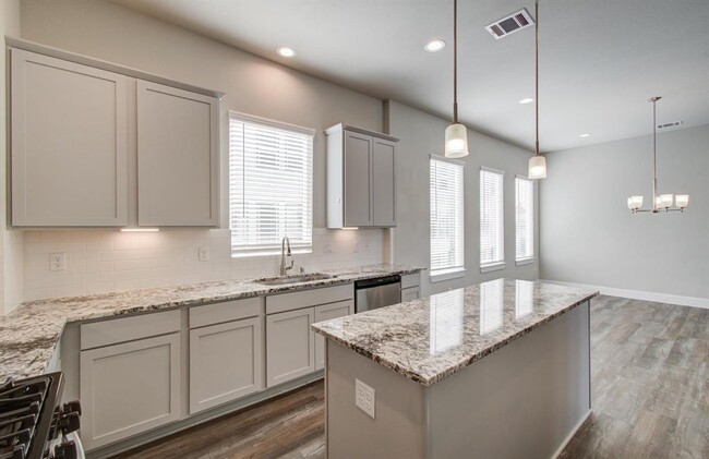 Building Photo - 1741 Cove Cres Ct