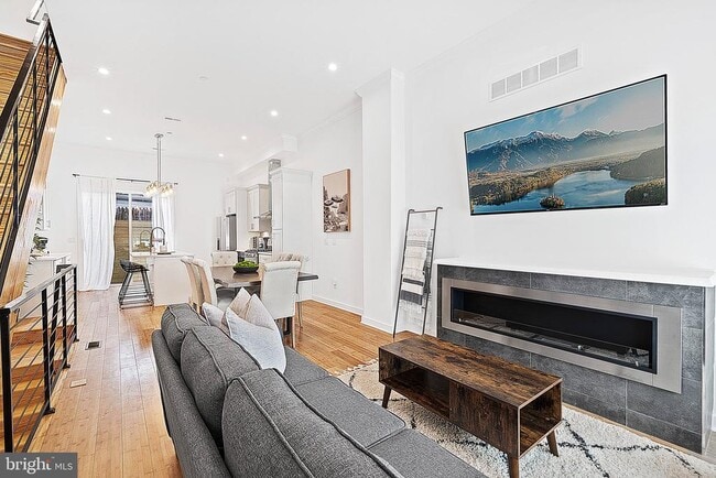 Building Photo - 1524 S 25th St