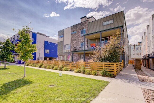 Building Photo - Evolve Real Estate: Gorgeous Townhome Near Sloan's Lake AVAILABLE JUNE 1ST!