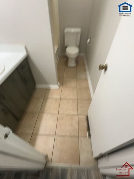 Building Photo - 4127 Wilkesview Dr