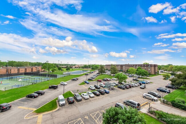 Building Photo - 300 S Roselle Rd