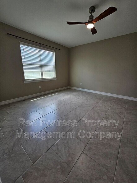Building Photo - 623 Parkshore Lk Ave