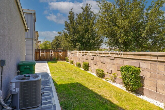 Building Photo - Modern 4-Bedroom Retreat in Mountain House...