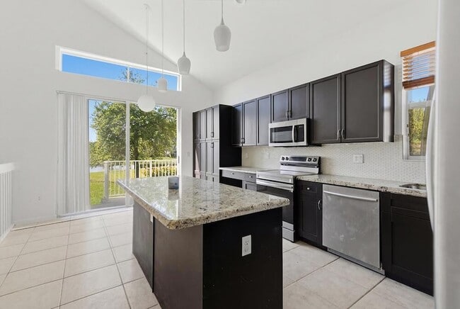 Building Photo - 17170 SW 49th Pl