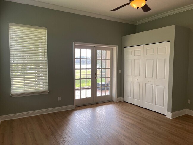 Building Photo - 2054 Sawgrass Dr