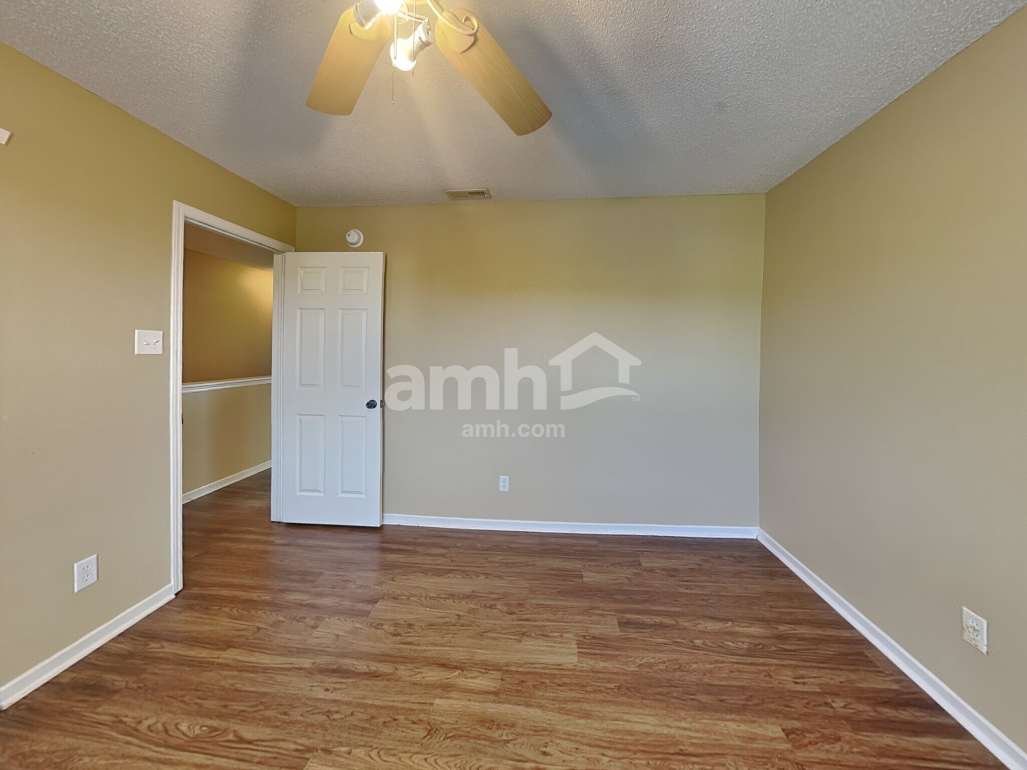 Building Photo - 15065 Fawn Hollow Ln