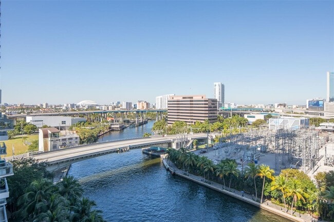 Building Photo - 690 SW 1st Ct