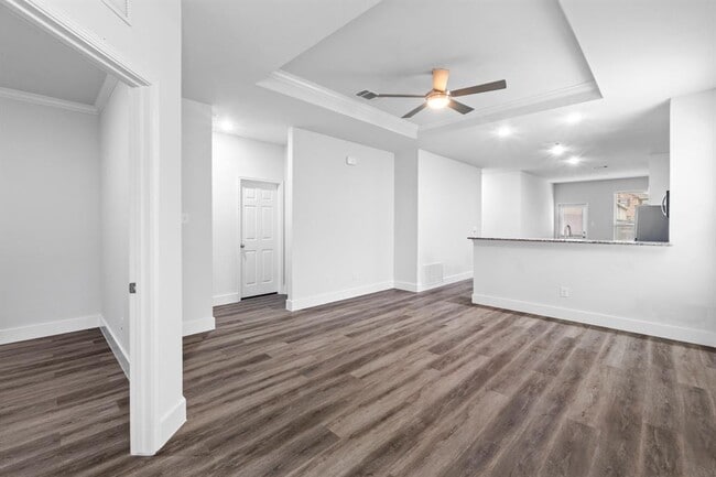 Building Photo - 175 Eves Necklace Dr.