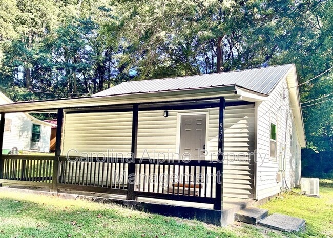 Building Photo - 936 Bond Ave
