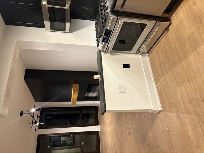 Building Photo - 1 E Scott St