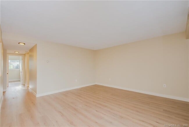 Building Photo - 57 Brookwood Dr