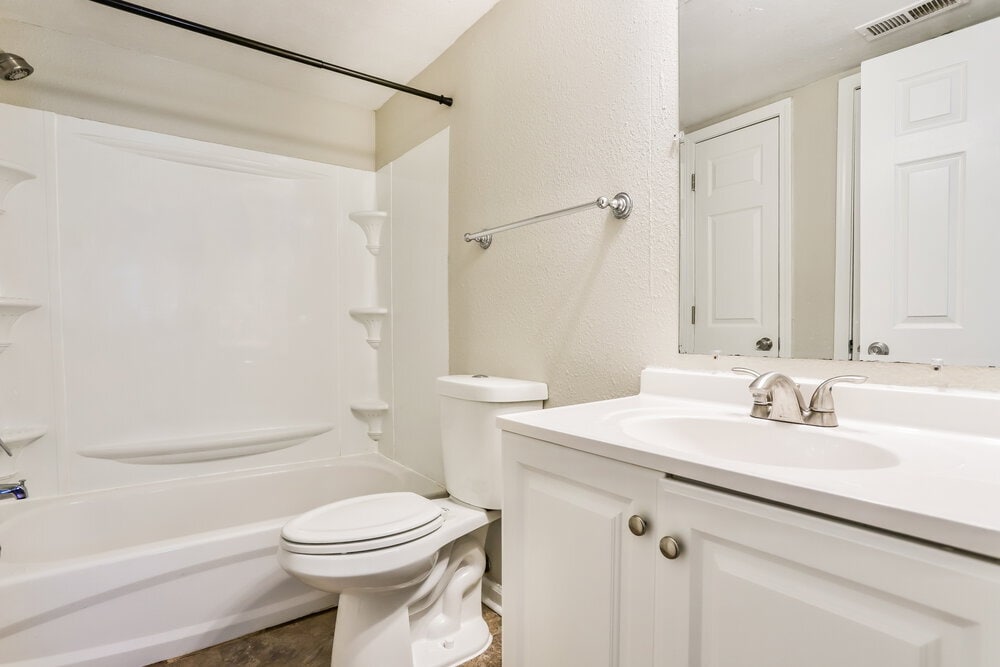 Building Photo - 1690 Woodman Dr