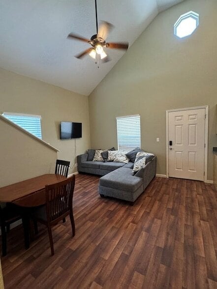 Building Photo - 419 W Concho St