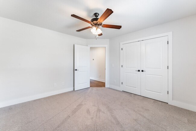 Building Photo - Luxury Living in Bentonville: Modern 4 Bed, 3 Bath Home with Fenced Yard