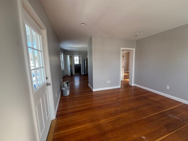 Building Photo - 67 Sycamore St