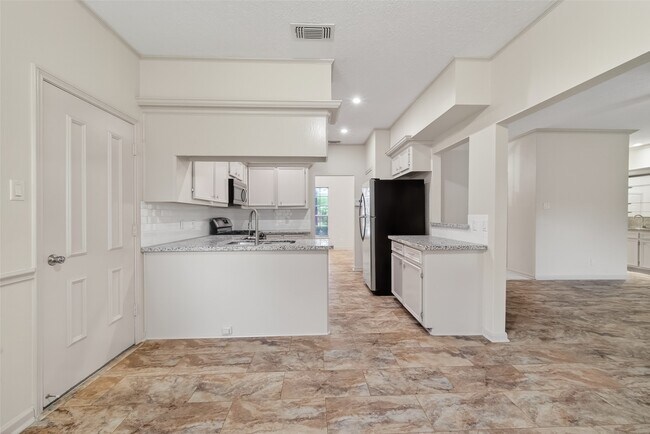 Building Photo - 11818 Snowberry Dr